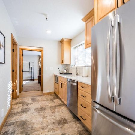 Powder Hound 1 Bedroom Brighton Chalet Екстериор снимка