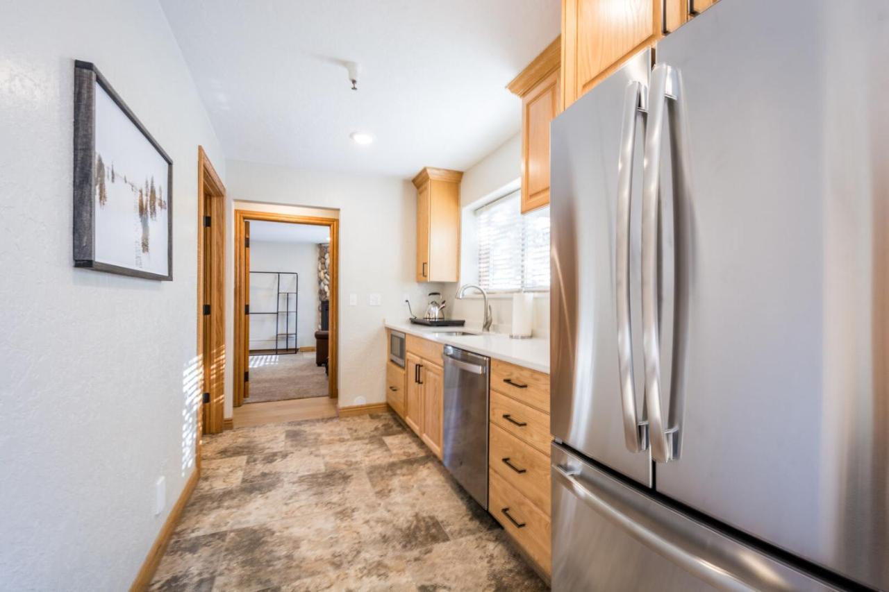 Powder Hound 1 Bedroom Brighton Chalet Екстериор снимка