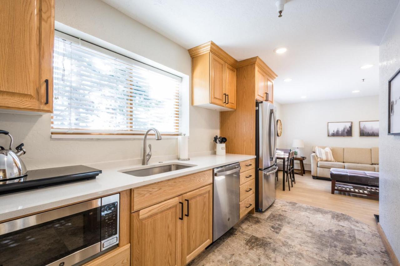 Powder Hound 1 Bedroom Brighton Chalet Екстериор снимка