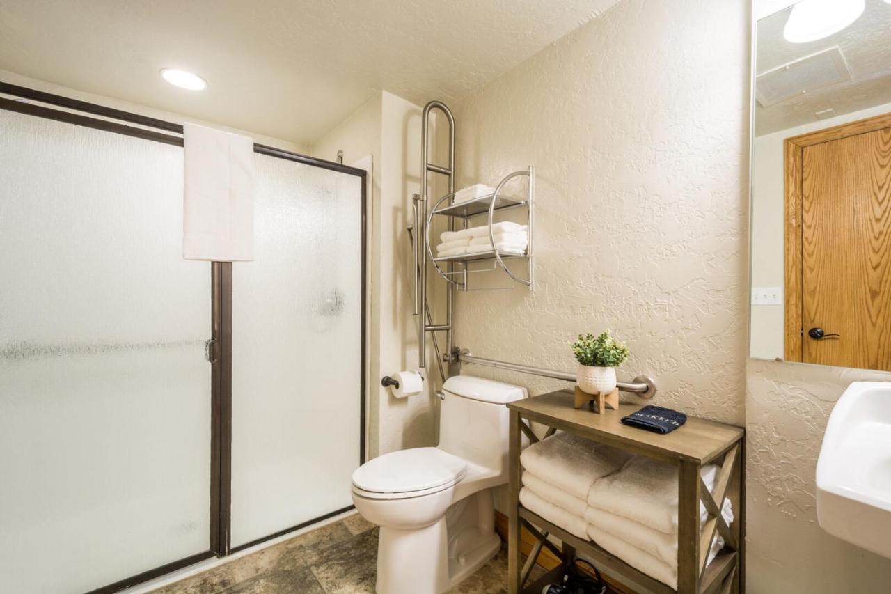 Powder Hound 1 Bedroom Brighton Chalet Екстериор снимка